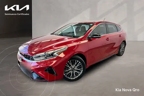 Kia Forte Hatchback 2.0L GT Line Aut usado (2022) color Rojo financiado en mensualidades(enganche $108,728 mensualidades desde $9,334)