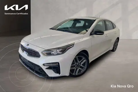 Kia Forte Hatchback 2.0L EX GT Line Aut usado (2021) color Blanco financiado en mensualidades(enganche $85,838 mensualidades desde $7,369)