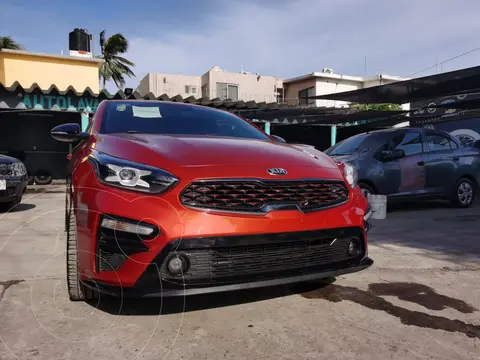 Kia Forte Hatchback HB GT usado (2019) color Naranja precio $289,000