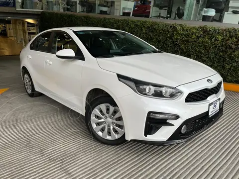 Kia Forte Sedan GT Line usado (2021) color Blanco precio $299,900