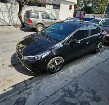 Kia Forte Sedan SX Aut usado (2017) color Negro precio $210,000