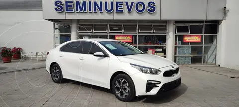 Kia Forte Sedan LX Aut usado (2019) color Blanco financiado en mensualidades(enganche $69,920 mensualidades desde $6,481)