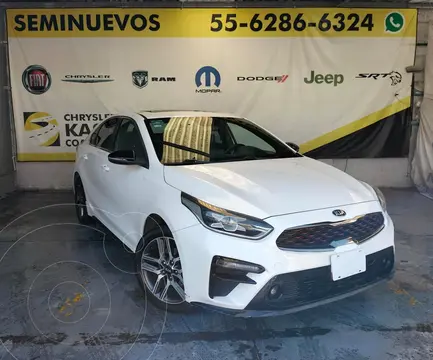 Kia Forte Sedan GT Line Aut usado (2020) color Blanco precio $279,700