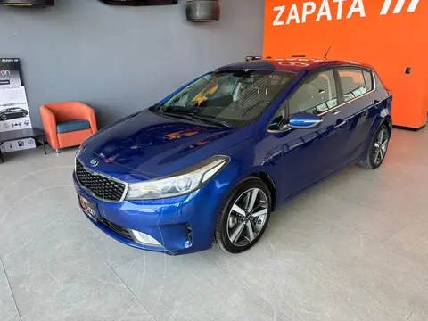 Kia Forte Sedan SX Aut usado (2017) color Azul precio $240,000