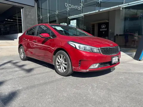 Kia Forte Sedan EX Aut usado (2017) color Rojo precio $180,000