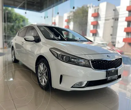 Kia Forte Sedan EX Aut usado (2018) color Blanco precio $229,000