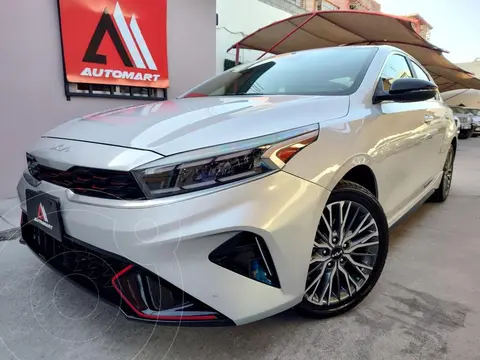 Kia Forte Sedan 2.0L GT Line Aut usado (2022) color Plata precio $389,000