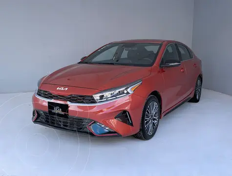 Kia Forte Sedan 2.0L LX usado (2023) color Naranja precio $349,000