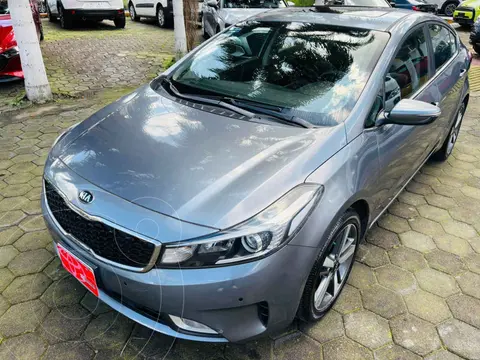 Kia Forte Sedan SX Aut usado (2017) color Gris precio $217,000