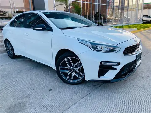 Kia Forte Sedan GT Line Aut usado (2020) color Blanco precio $330,000