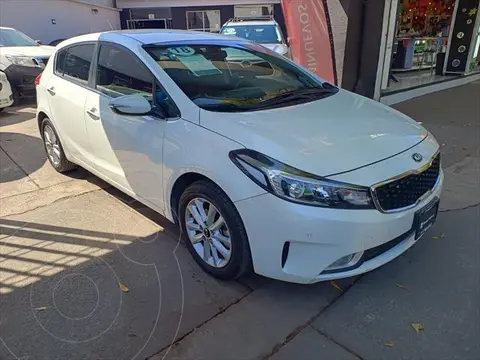 Kia Forte Sedan EX Aut usado (2018) color Blanco financiado en mensualidades(enganche $50,760 mensualidades desde $5,864)