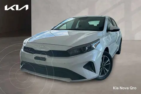 Kia Forte Sedan 2.0L EX Aut usado (2022) color Blanco financiado en mensualidades(enganche $87,200 mensualidades desde $7,486)