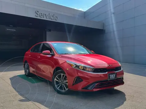 Kia Forte Sedan 2.0L LX usado (2023) color Rojo precio $310,000
