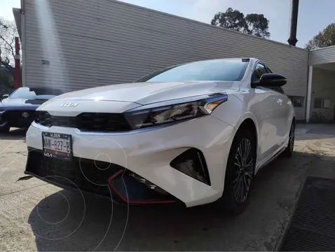 Kia Forte Sedan 2.0L GT Line Aut usado (2024) color Blanco precio $439,000