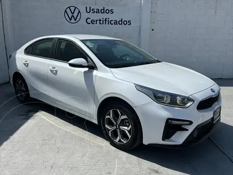 Kia Forte Sedan LX Aut usado (2021) color Blanco precio $284,900