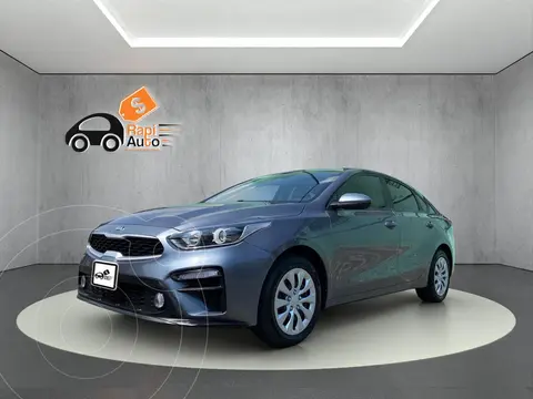 Kia Forte Sedan L Aut usado (2021) color Gris financiado en mensualidades(enganche $50,311 mensualidades desde $7,173)