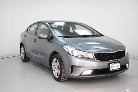 Kia Forte Sedan 2.0L LX Aut usado (2017) color Gris financiado en mensualidades(enganche $49,600 mensualidades desde $3,902)
