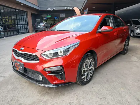 Kia Forte Sedan LX Aut usado (2021) color Rojo precio $290,000