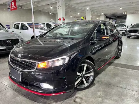 Kia Forte Sedan SX Aut usado (2018) color Negro financiado en mensualidades(enganche $61,312 mensualidades desde $4,690)