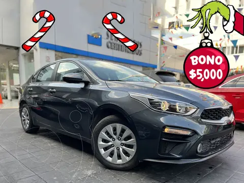 foto Kia Forte Sedán GT Line usado (2021) color Gris precio $270,000