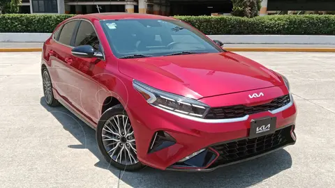 Kia Forte Sedan 2.0L GT Line Aut usado (2023) color Rojo precio $419,800