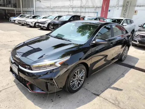 Kia Forte Sedan 1.6L GT Aut usado (2022) color Negro precio $409,000