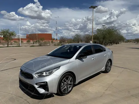 Kia Forte Sedan GT Line Aut usado (2020) color Gris Metalico precio $270,000