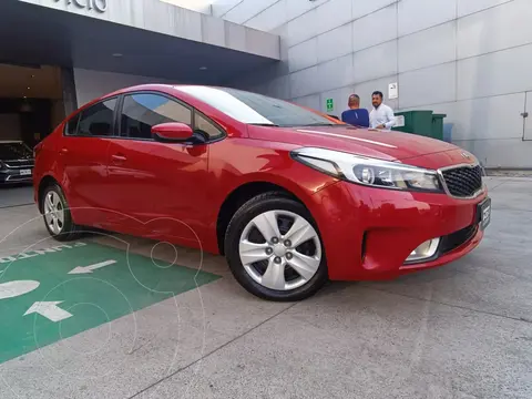 Kia Forte Sedan LX usado (2017) color Rojo precio $175,000