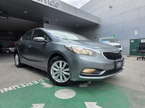 Kia Forte Sedan EX Aut usado (2016) color Gris precio $189,000