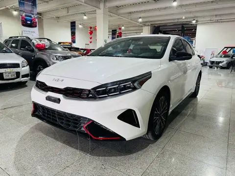 Kia Forte Sedan 2.0L GT Line Aut usado (2022) color Blanco precio $350,000