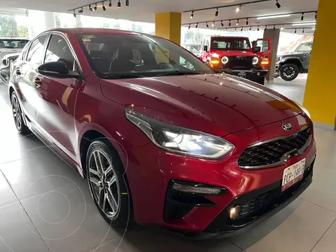 Kia Forte Sedan GT Line Aut usado (2020) color Rojo Cobrizo precio $289,000