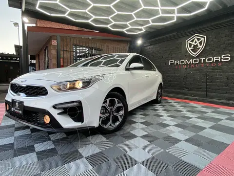 Kia Forte Sedan 2.0L LX Aut usado (2021) color Blanco precio $244,900