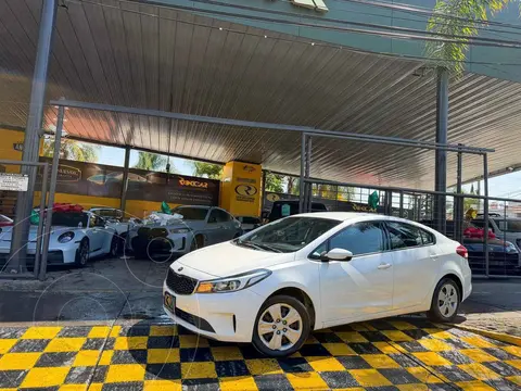 Kia Forte Sedan L usado (2017) color Blanco precio $169,000