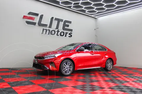 Kia Forte Sedan 2.0L GT Line Aut usado (2023) color Rojo precio $389,900