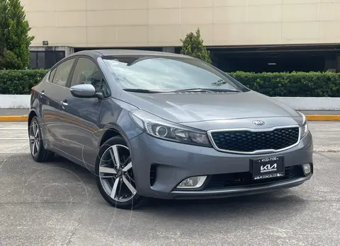 Kia Forte Sedan SX Aut usado (2018) color Gris precio $239,800