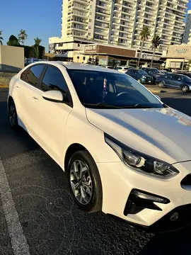 Kia Forte Sedan 2.0L LX usado (2019) color Blanco precio $207,000