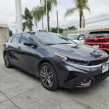 Kia Forte Sedan GT usado (2024) color Gris precio $398,000
