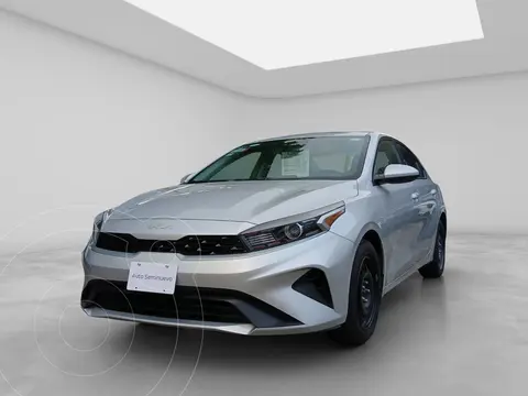 Kia Forte Sedan GT usado (2021) color plateado precio $235,000