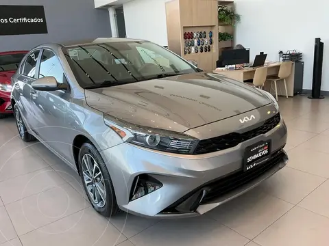 Kia Forte Sedan lx usado (2022) color Gris Acero precio $300,000