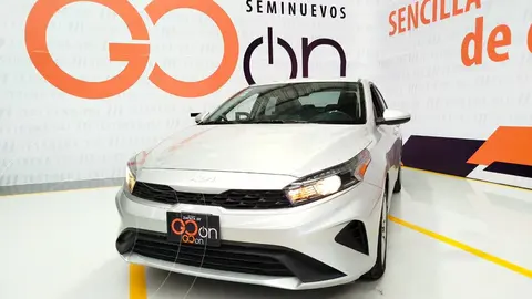 Kia Forte Sedan 2.0L LX usado (2022) color Gris precio $249,000