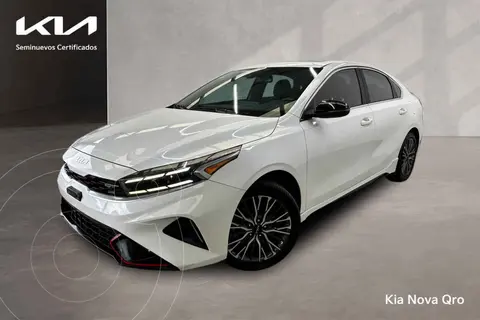 Kia Forte Sedan 1.6L GT Aut usado (2023) color Blanco financiado en mensualidades(enganche $127,802 mensualidades desde $10,971)