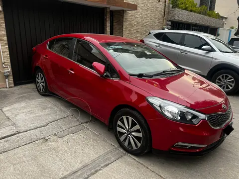 Kia Forte Sedan EX Aut usado (2016) color Rojo precio $175,000