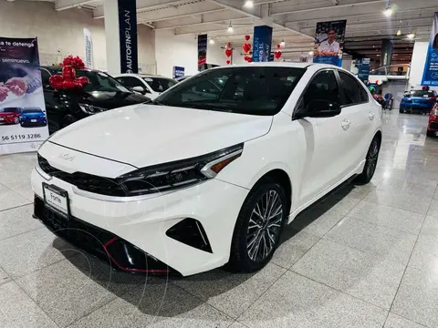 Kia Forte Sedan 2.0L GT Line Aut usado (2023) color Blanco precio $375,000