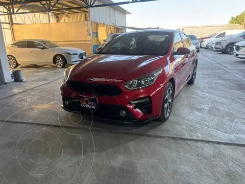 Kia Forte Sedan LX usado (2019) color Rojo precio $260,000