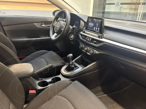 Kia Forte Sedan LX usado (2020) color Gris precio $245,000