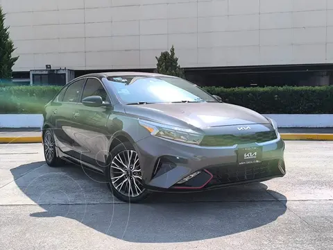 Kia Forte Sedan 2.0L GT Line Aut usado (2022) color Gris precio $349,800