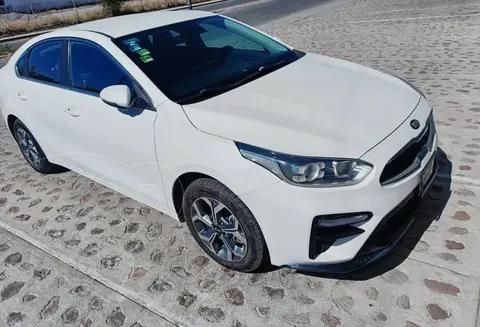 Kia Forte Sedan 2.0L LX usado (2021) color Blanco precio $225,000
