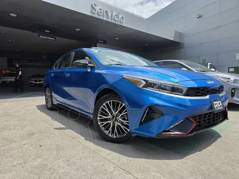 Kia Forte Sedan 2.0L GT Line Aut usado (2023) color Azul precio $375,000
