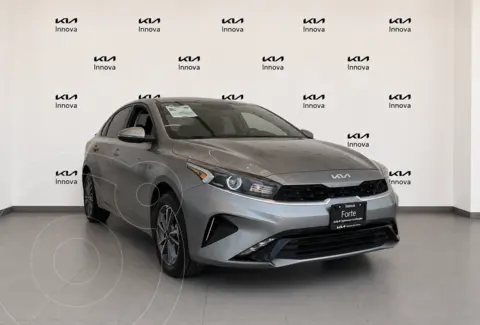 Kia Forte Sedan 2.0L EX Aut usado (2023) color Gris Acero precio $380,000