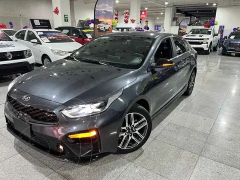 Kia Forte Sedan GT usado (2021) color Gris financiado en mensualidades(enganche $92,623 mensualidades desde $7,086)